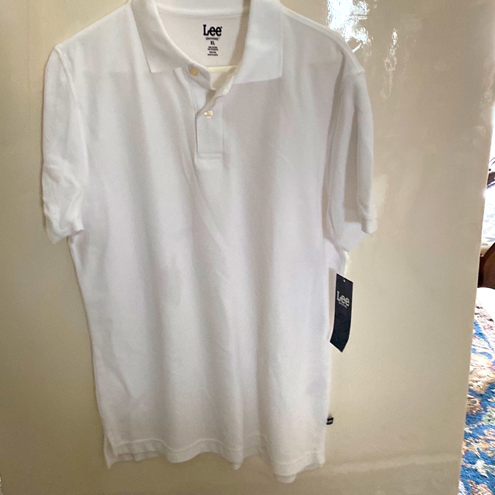 Men’s classic WHITE pique polo shirt size XL, 2 button muscle fit, NEW WITH TAGS